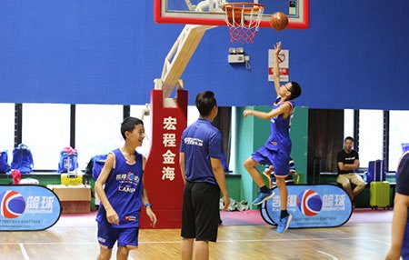 刻苦训练篮球时如何避免受伤的建议_2